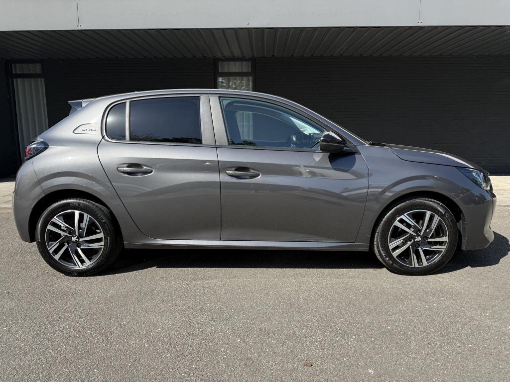 Peugeot 208 1.2 pt style - nieuwstaat -