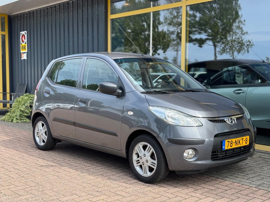 Hyundai I 10 1.1 active orange b.