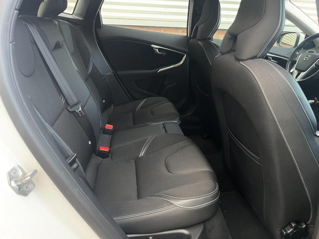 Volvo V40 2.0 t2 nordic+ | dealeronderhouden | orig. nl