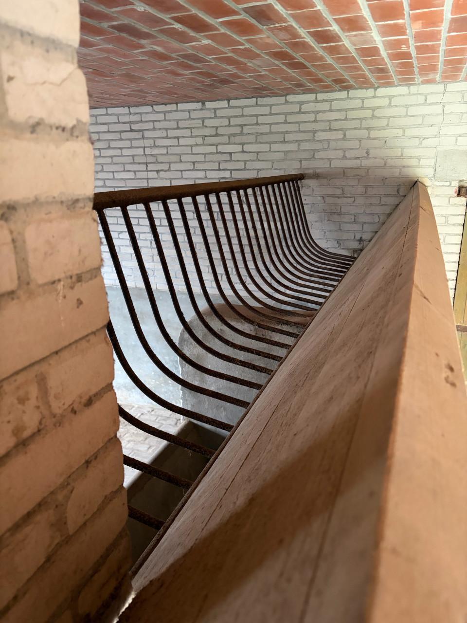 Paarden voerwand met luiken