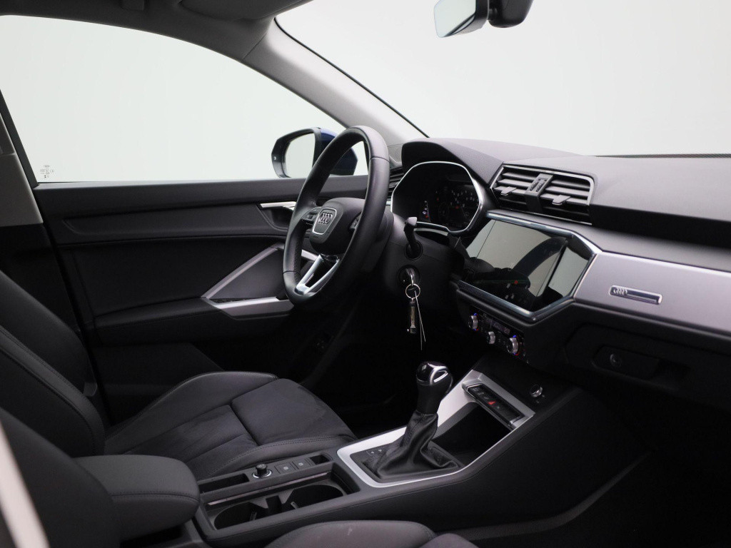 Audi Q3 45 tfsi e s tronic | automaat | lmv | parkeer sensoren | virtual co