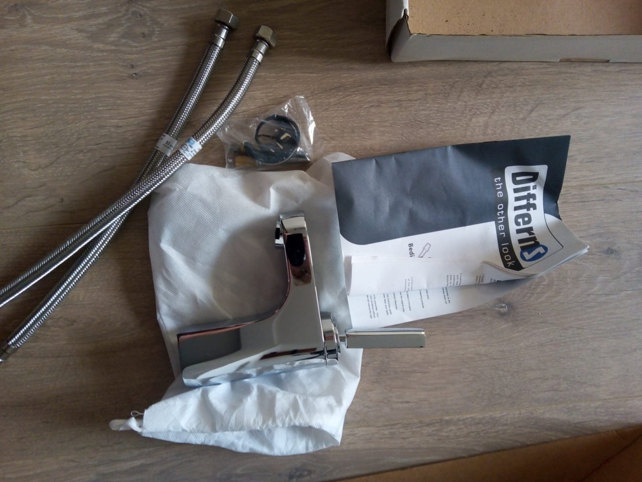 Te koop nieuwe wastafel mengkraan €20,-