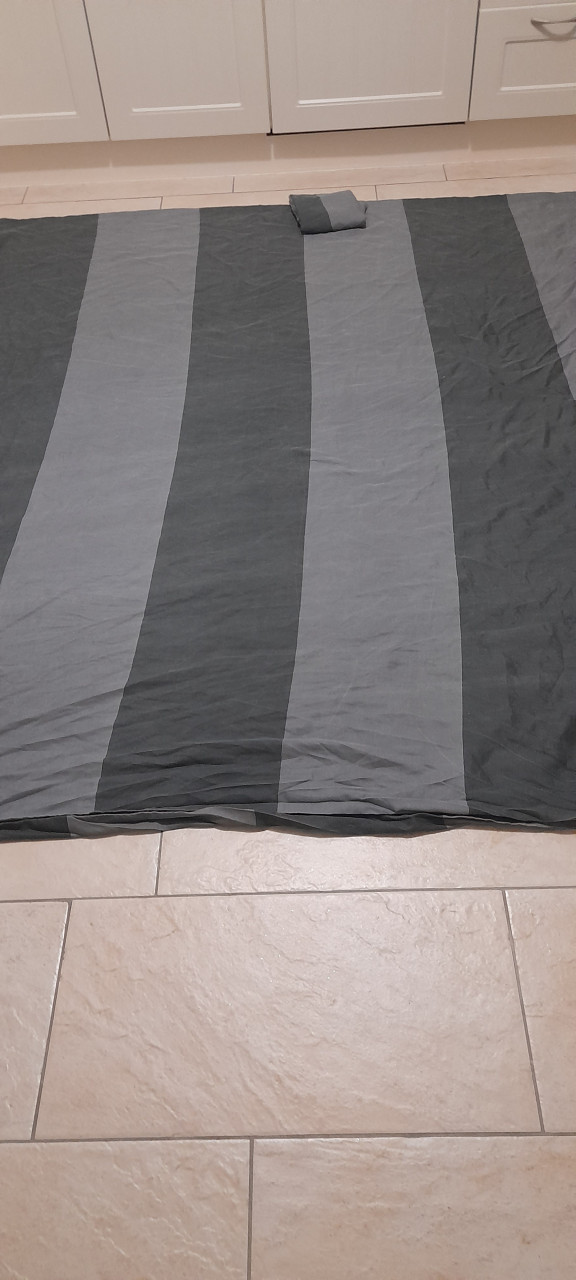 Verschillende 2 persoons dekbed overtrek 200 x 200 ( in goede  staat )
