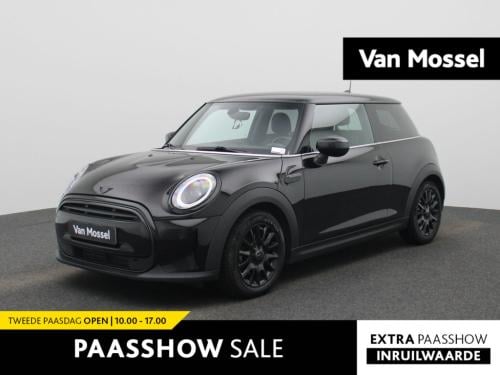 Mini Cooper mini 1.5 essential | navigatie | black pakket | parkeer sensore