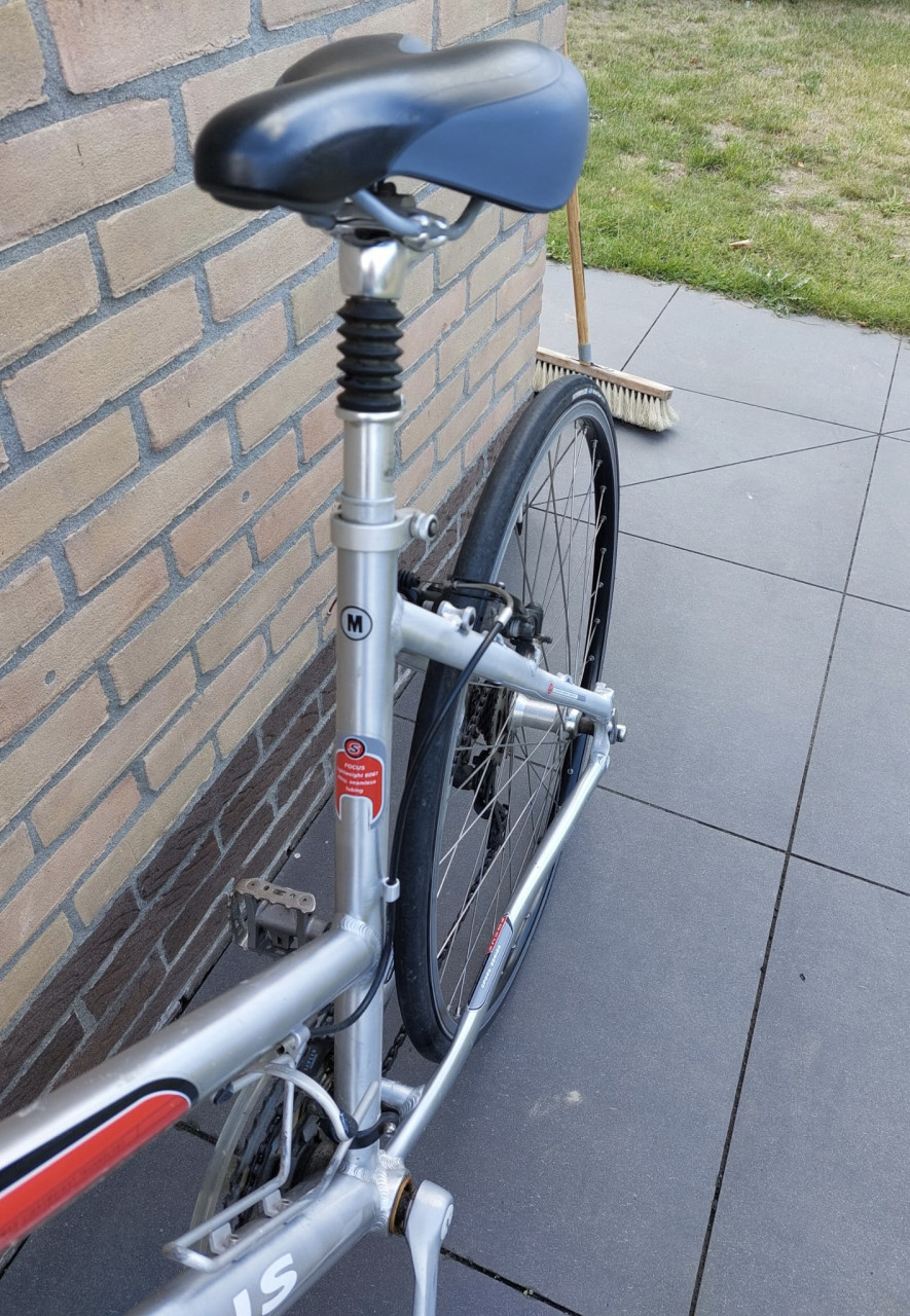 2 zgan Focus Dames/ Herenfiets. 225 euro per fiets. 21 versnellingen.