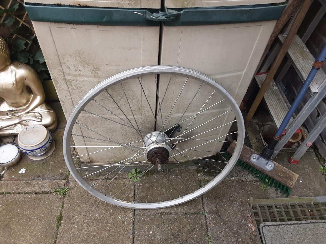 28 inch shimano nexus achterwiel, 7 speed, rollerbrake rem