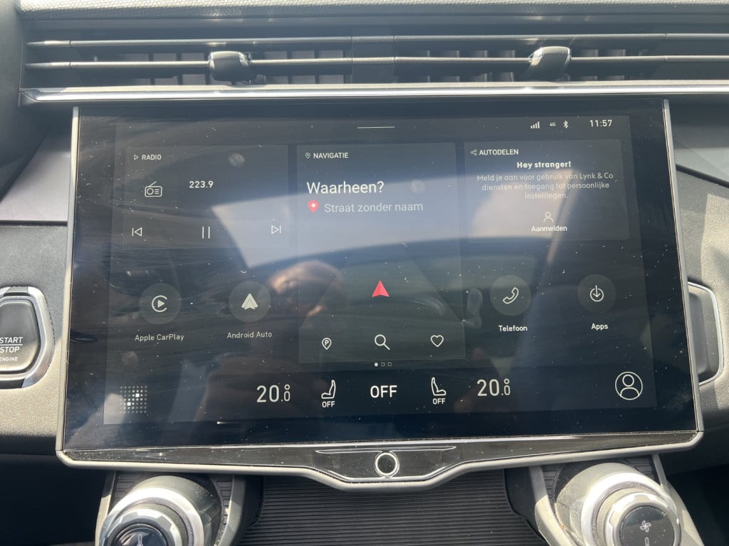 Lynk & Co 01 1.5 261pk plug in hybrid , pano dak , 360gr camera , car play 