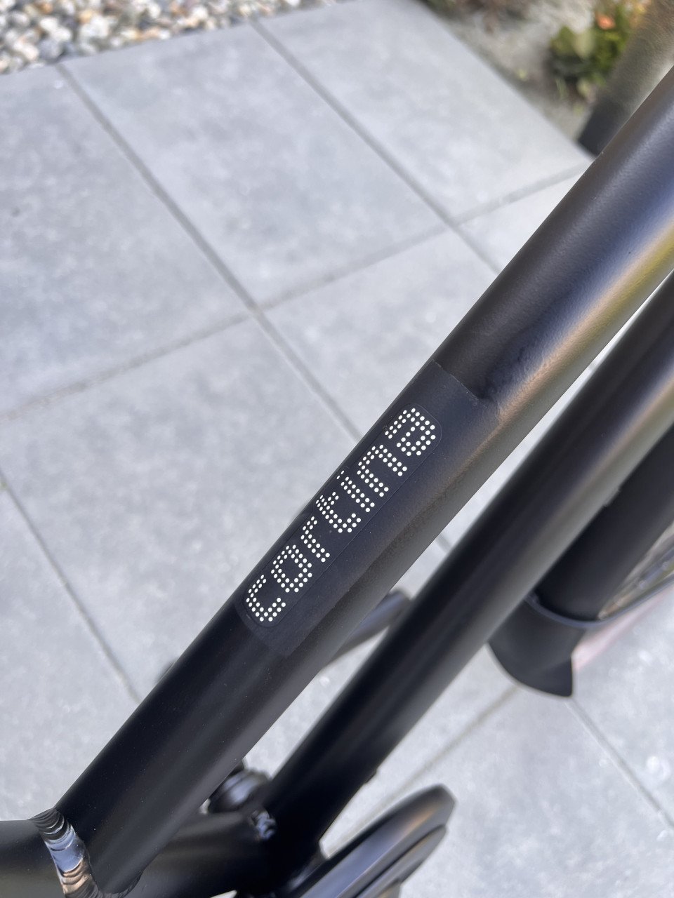 Cortina Urban Transportfiets – Mat Zwart – 7 Versnellingen – Framemaat 57