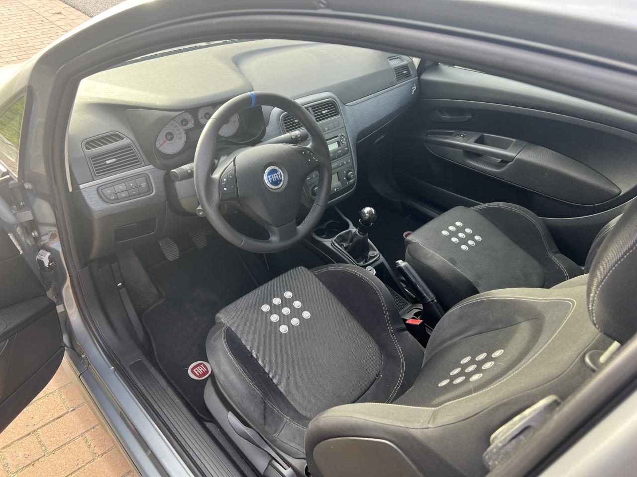 Fiat Grande Punto 1.4 16V T-jet 3DR grijs