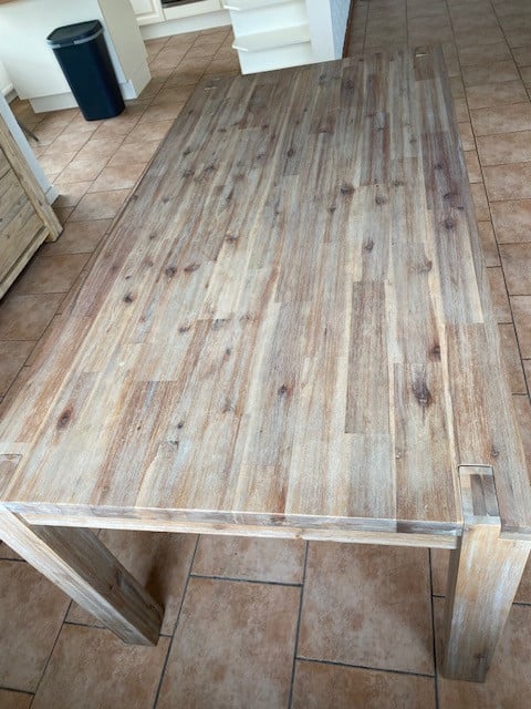 Diverse meubels, eettafel, salontafel, staande kast, tv meubel en dressoir