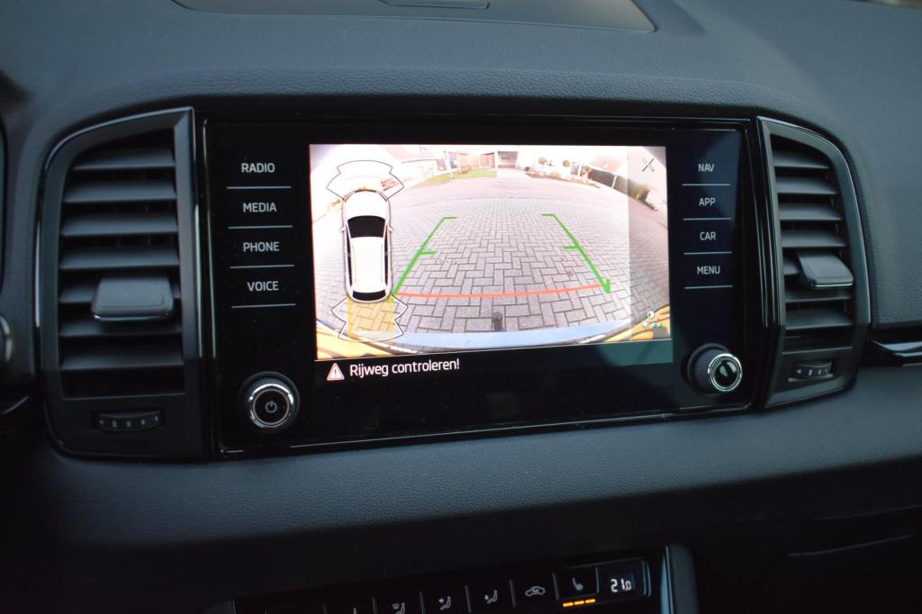 Skoda Karoq 1.5 tsi act sportline | trekhaak | virtual | camera | nap | app