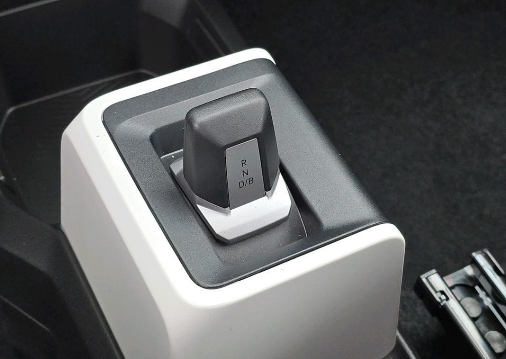 Dacia Spring expression 65 - dc lader 30 kwh