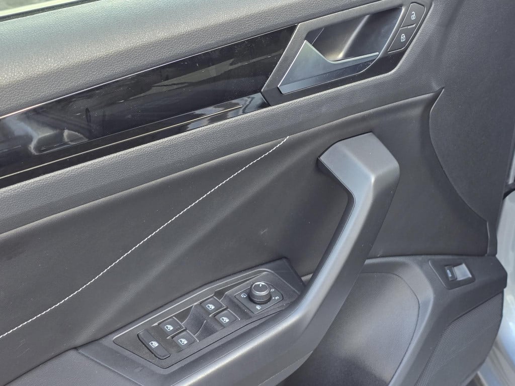 Volkswagen T-roc 1.5 tsi r-line edition virtual cockpit stuur/stoelverwarmi