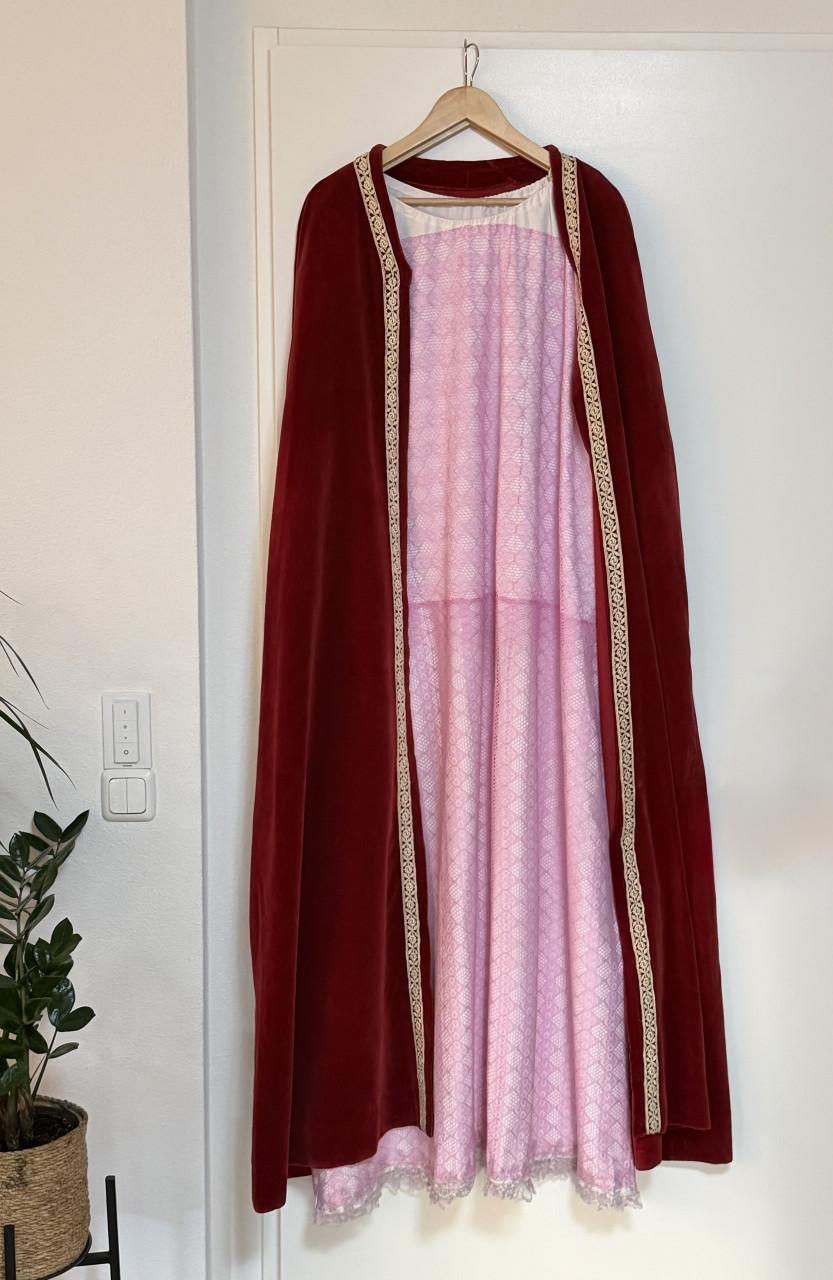 Prachtig vintage Sinterklaaspak – handgemaakt en vol karakter!
