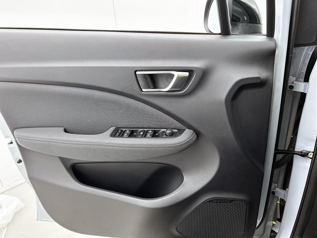 Leapmotor T03 design 37.3 kwh | adaptive cruise control | panoradak | camer