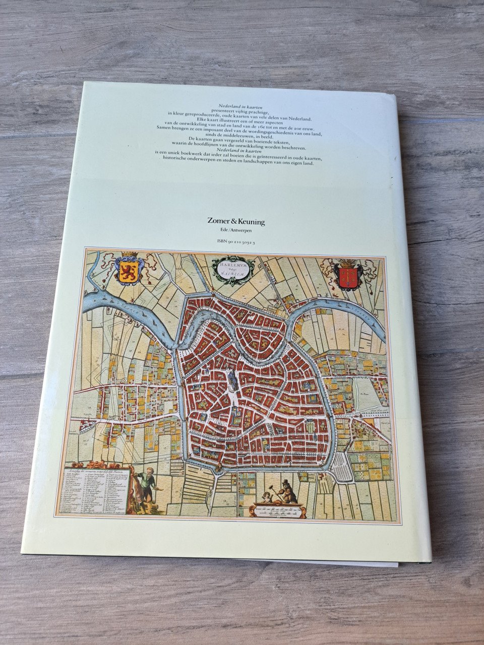 Nederland in kaarten , verandering van stad en land in vier eeuwen cartogra