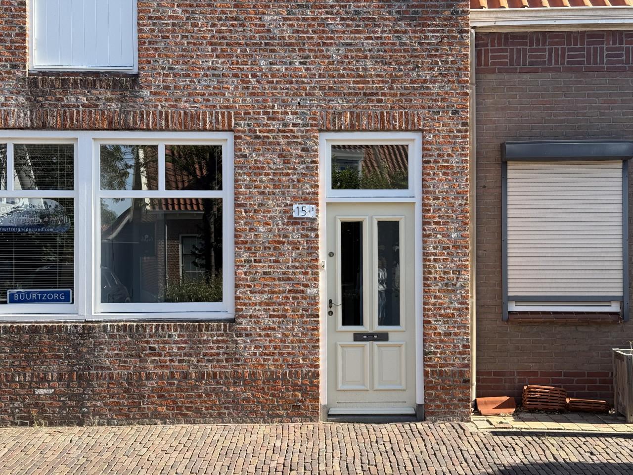 Te huur representatieve 85m2 kantoor/parktijk/winkelruimte