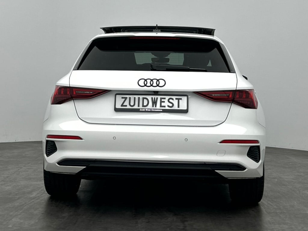 Audi A3 sportback 40 tfsi e s-line pano sfeer acc camera