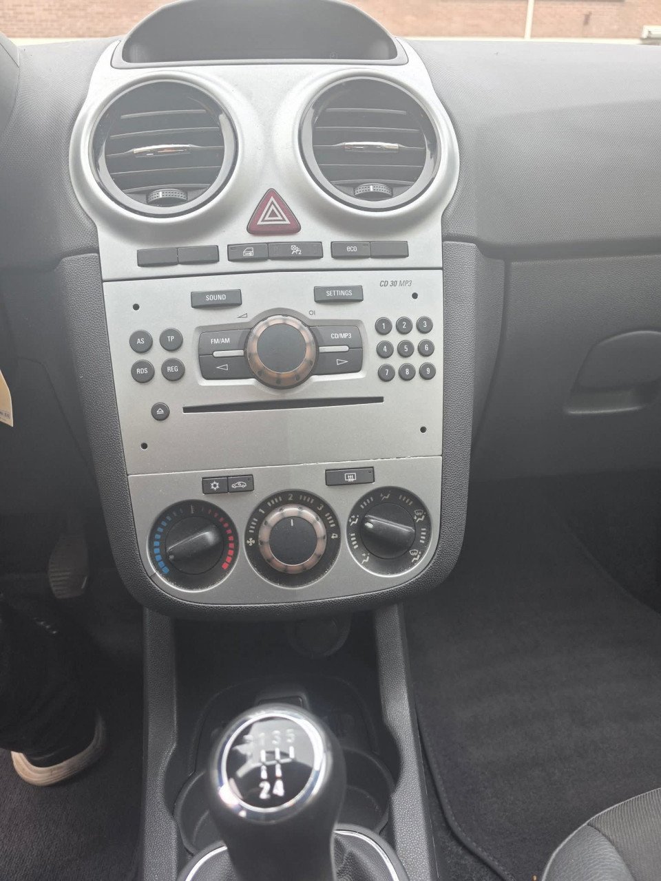 Tekoop zeer mooie Opel Corsa 1.2i 16V Anniversary Edition