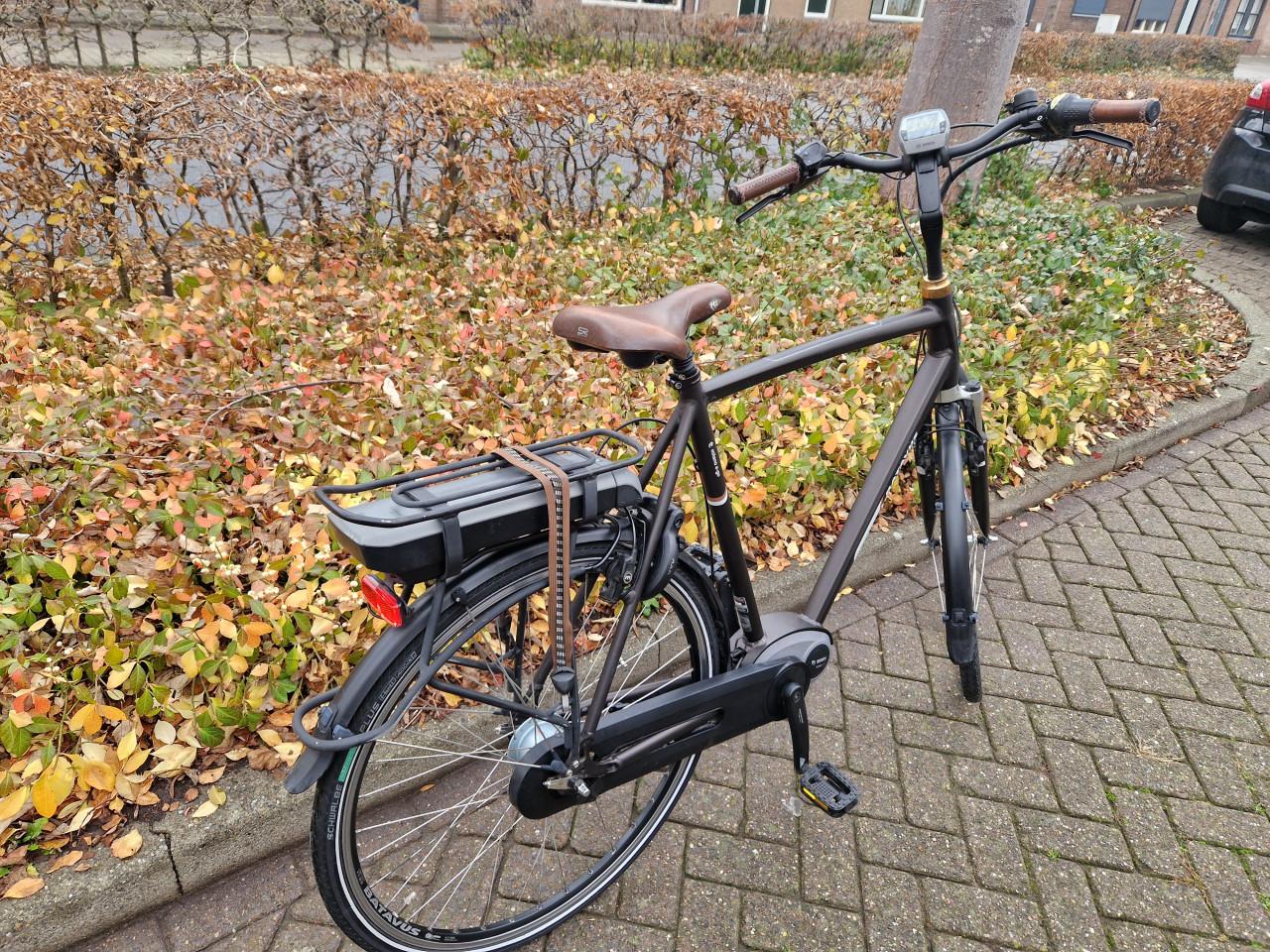 Keurig nette Batavus elektrische heren fiets met Bosch middenmotor