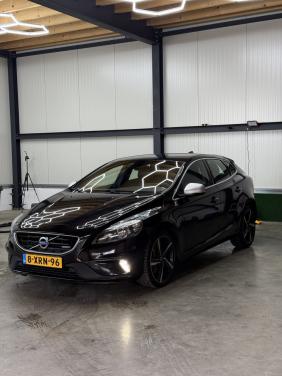 Volvo V40 2.0 D4 | 2014 model | 240 PK | Zwart R Design