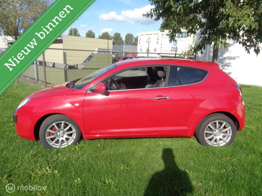 Alfa Romeo MiTo 1.4 t distinctive 136 pk/airco/lm velgen/pdc/dna knop/nieuw