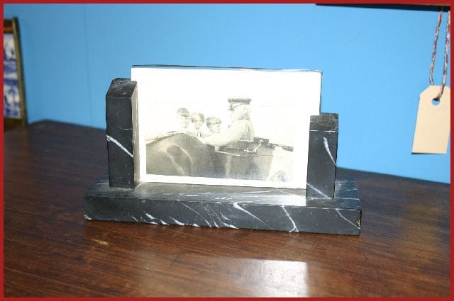 Oude brocante fotolijst van zwart marmer