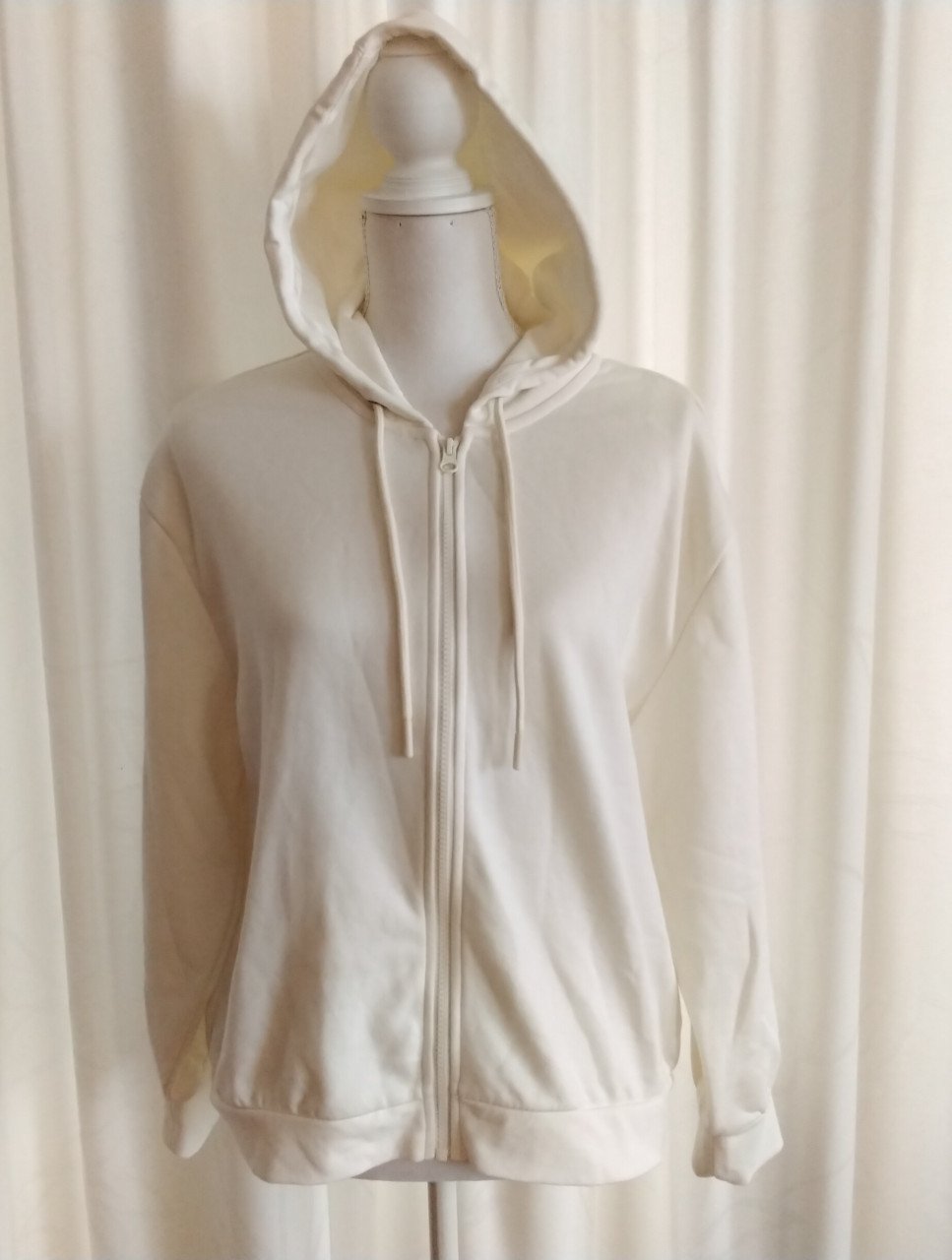 Wit vest met capuchon  Maat 38
