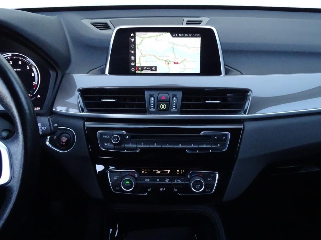 BMW X1 sdrive18i x-line | leder | led