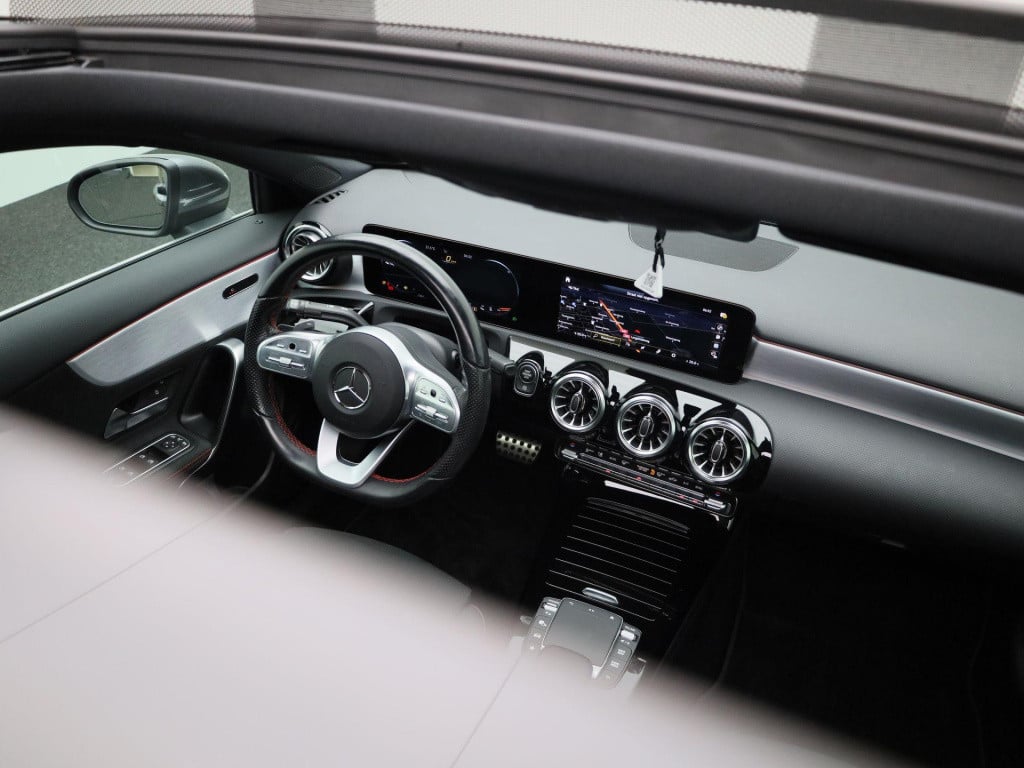 Mercedes-Benz A-Klasse 180 business solution amg | automaat | lmv | panoram