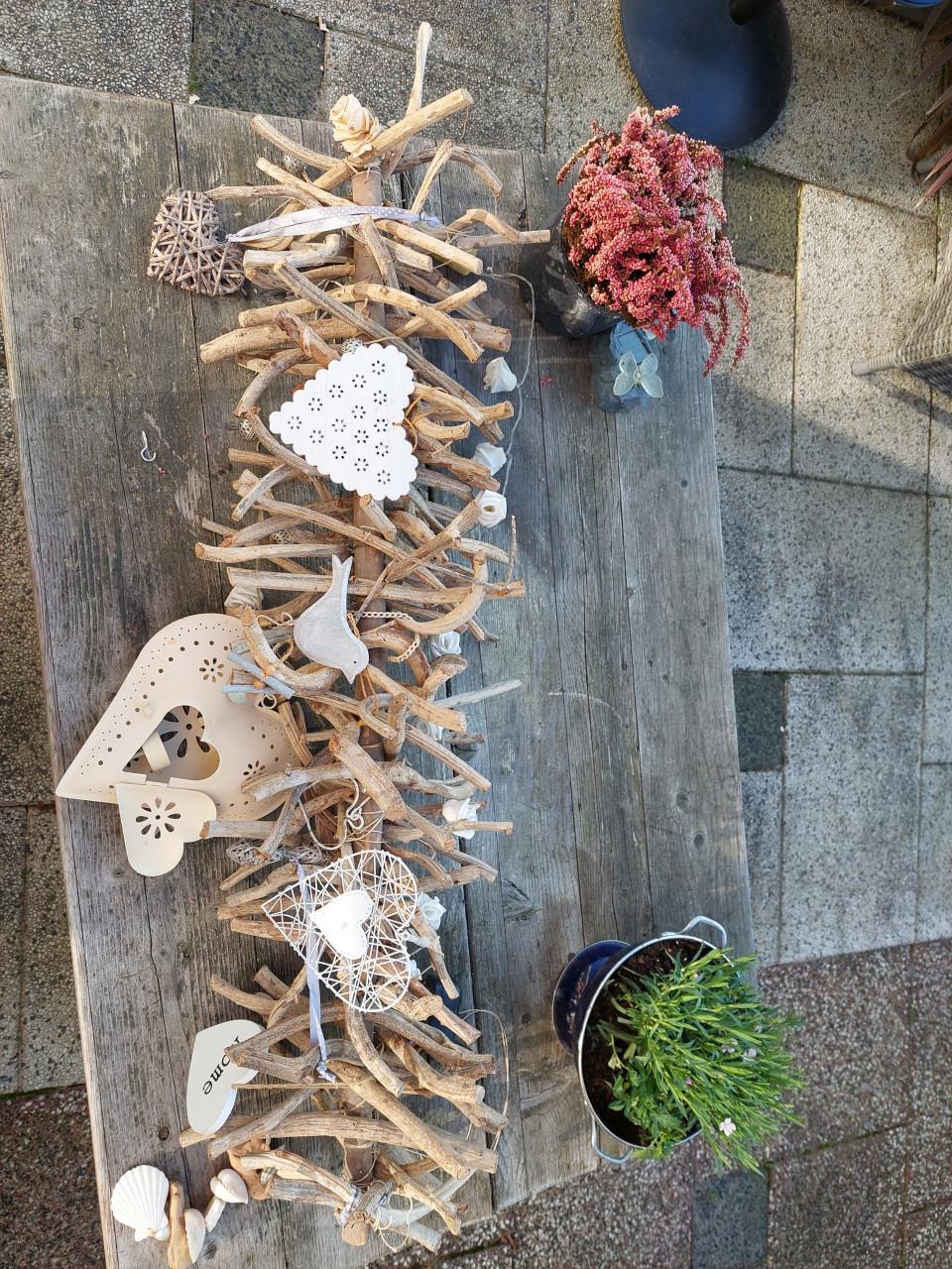 Decoratie tak 1.10m lang met hartjes ed.