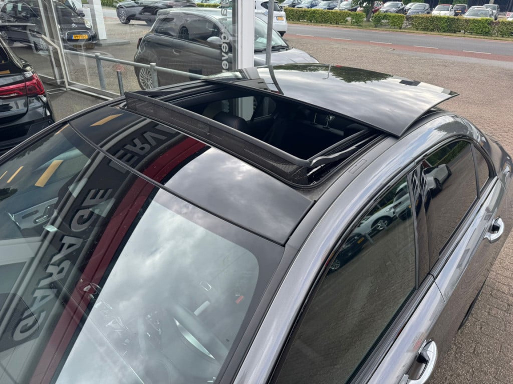 Mercedes-Benz A-Klasse 250 e business solution amg limited