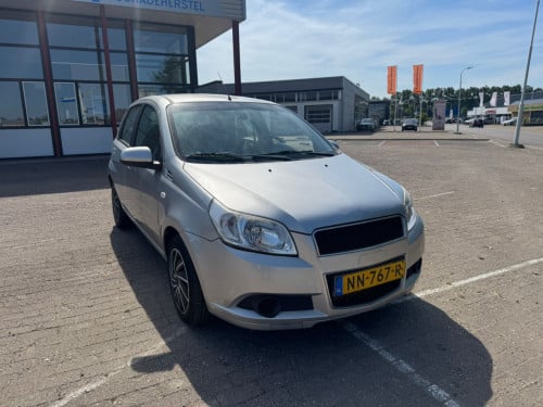 Chevrolet aveo bj 2011  1950 euro