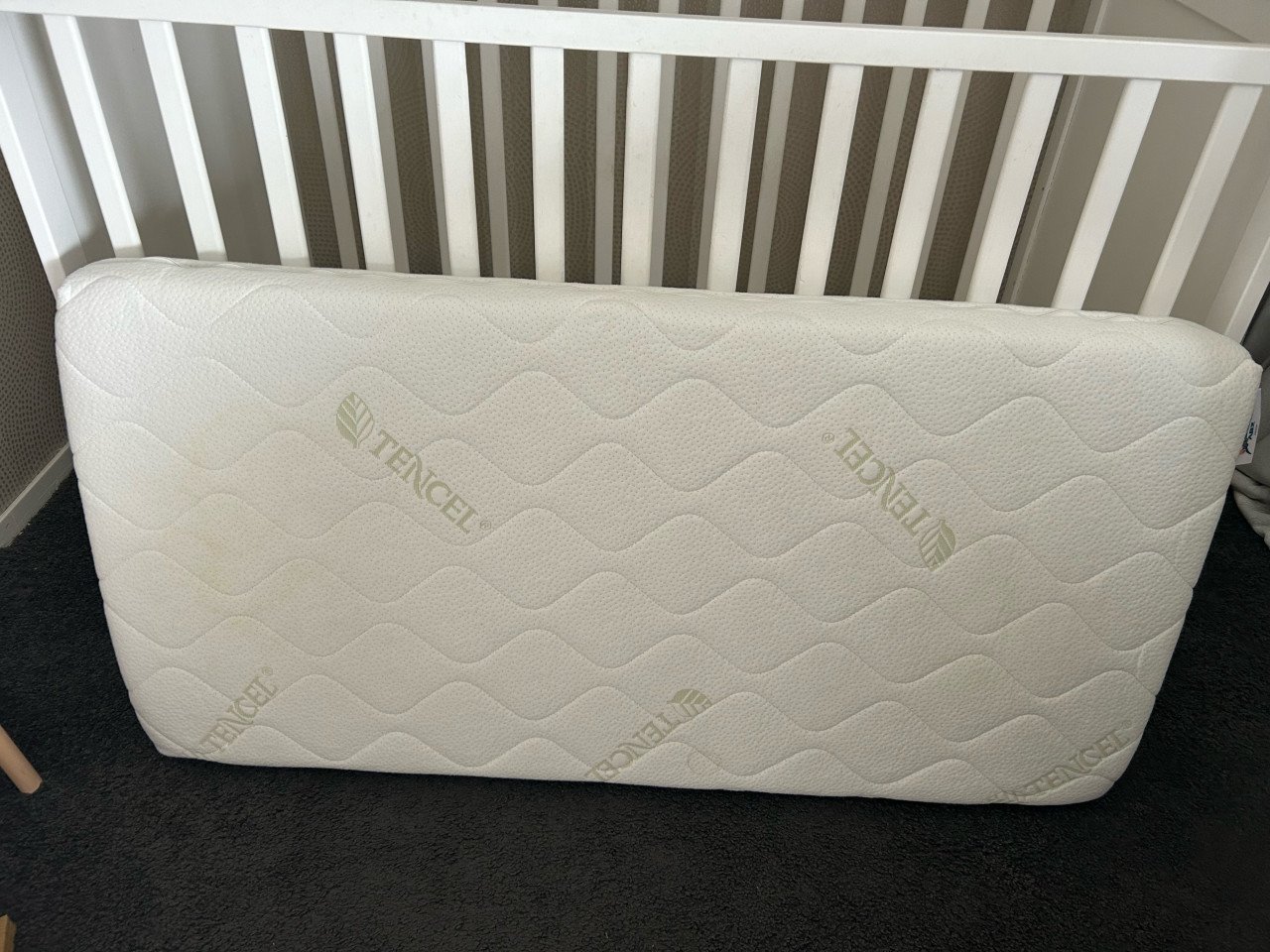 Ledikantje platte spijl (eventueel met matras, zie beschrijving)