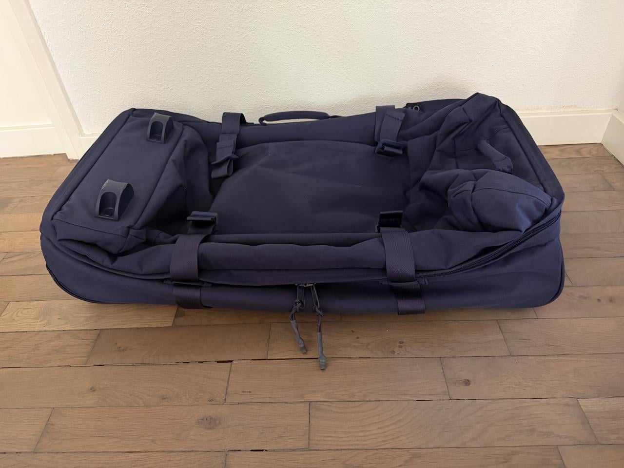 Eastpak TRANVERZ koffer maat L donkerblauw