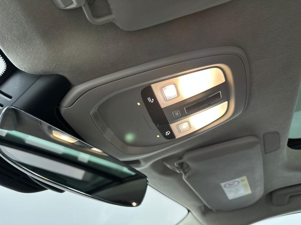 Volvo XC90 t8 455pk recharge ultra dark| full options!! b&w | luchtvering