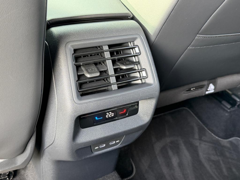 Volkswagen Tiguan 1.5 ehybrid r-line | black line | 360 camera | trekhaak |