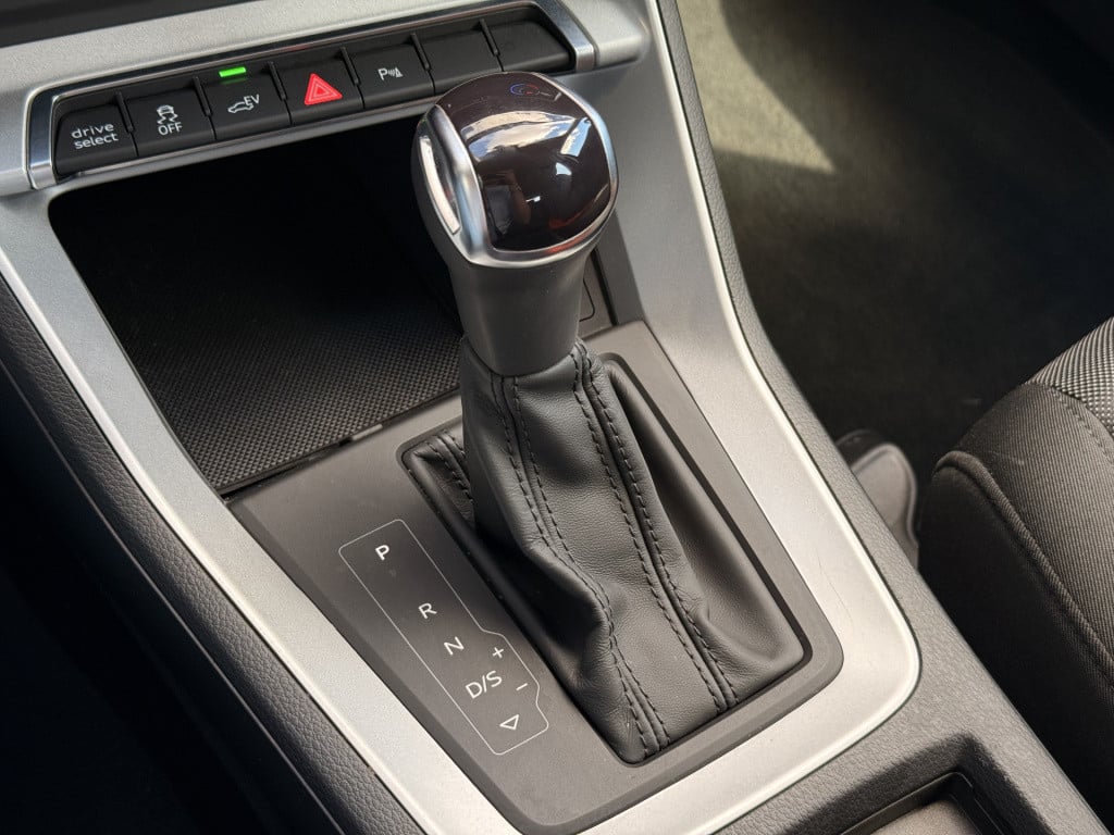 Audi Q3 sportback 45 tfsi e s-line | phev | matrix | stoelverwarming | digi