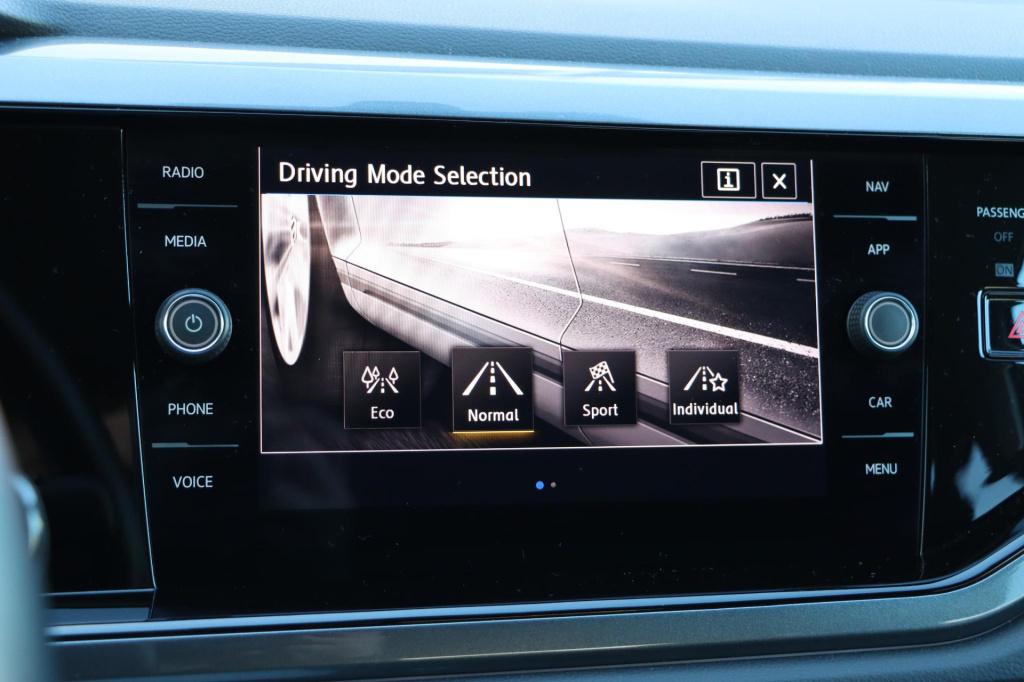 Volkswagen Polo 1.0 tsi highline business r 95pk