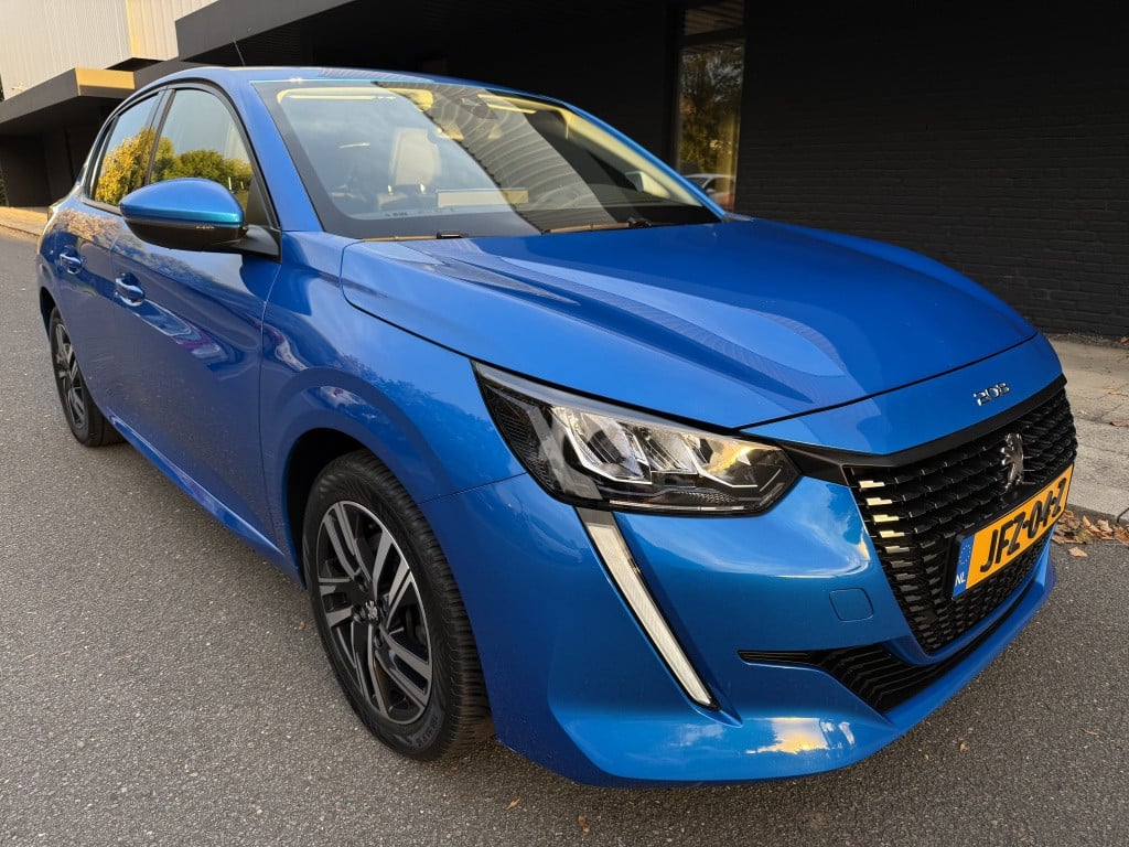 Peugeot 208 1.2t allure // automaat //
