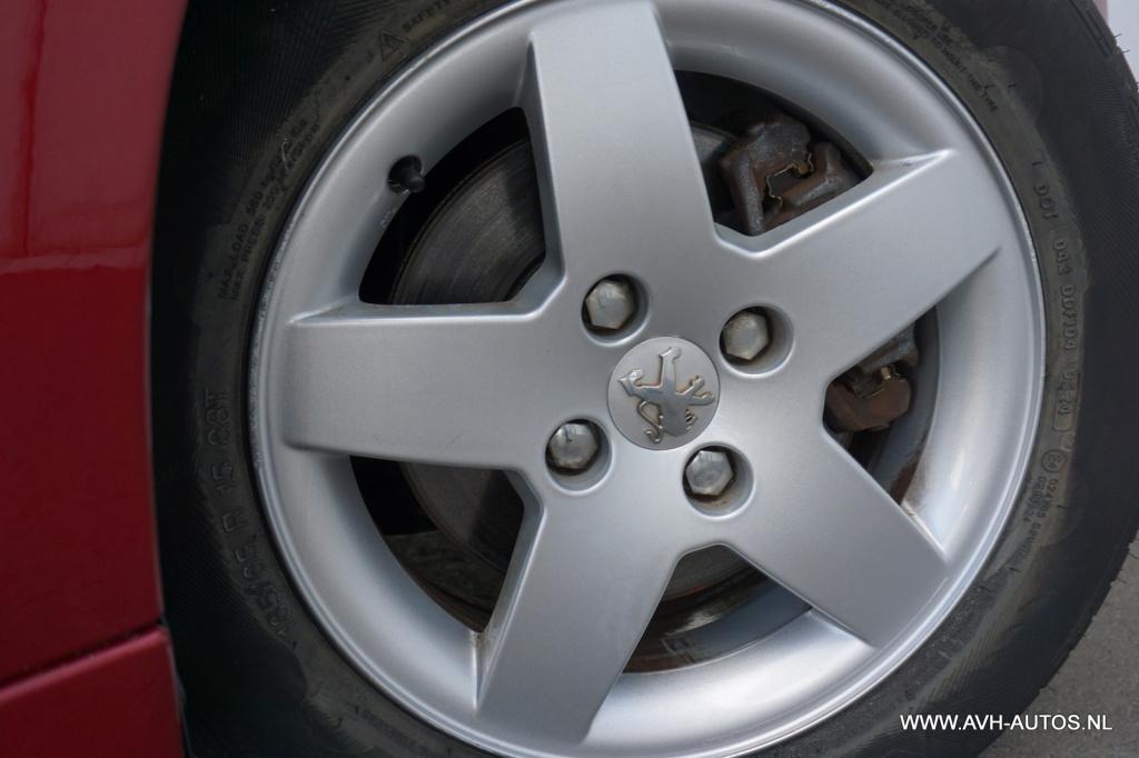 Peugeot 207 1.4 vti style, 21.000 km, uniek!!