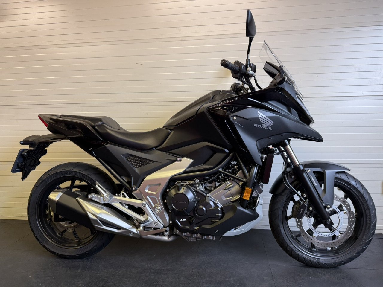 Jonge Honda NC 750 X slechts 467km oud en fabrieksgarantie!