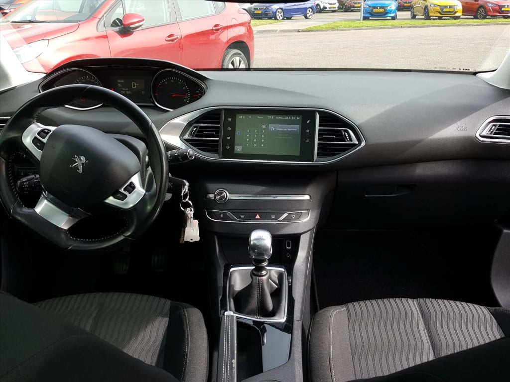 Peugeot 308 sw 1.2 pt-130pk s&s blue l. executive | navigatie | cruise & cl