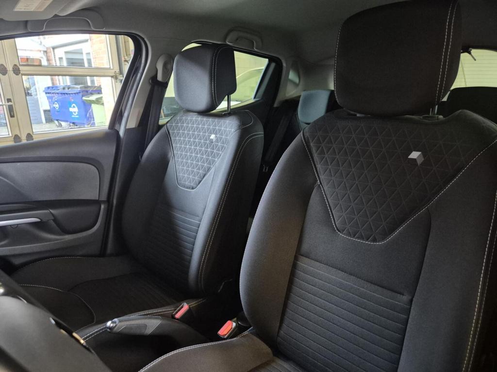 Renault Clio 0.9 tce limited / keyless / cruisecontrol / parkeersensoren