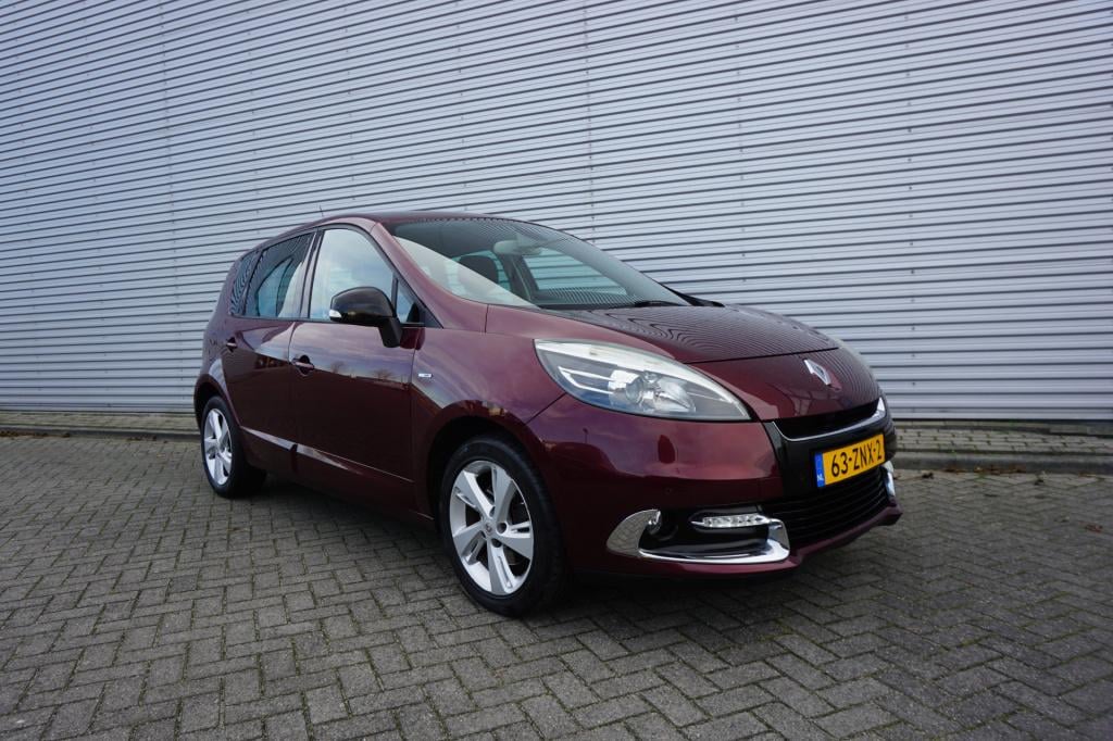 Renault Scenic 1.4 tce bose climate / navi / cruise / camera / parkeers. / 