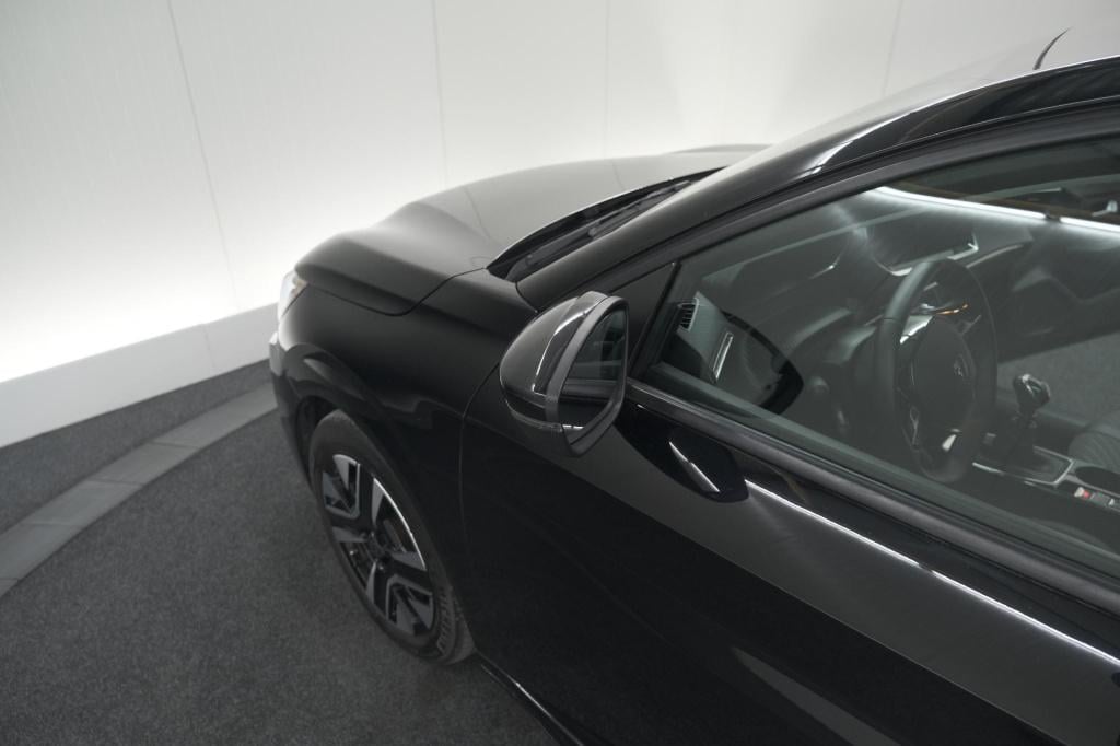 Peugeot 208 puretech 100 allure | parkeersensoren | navigatie | apple carpl