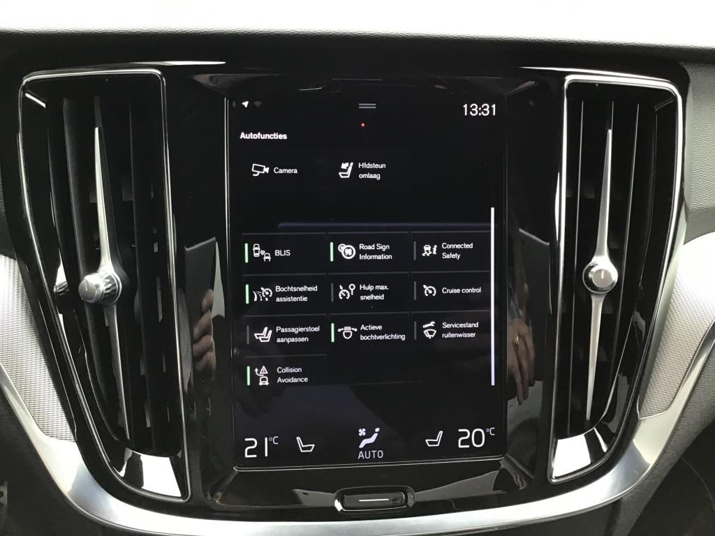 Volvo V60 2.0 t6 awd r. r-des. audio & park assist & climate line