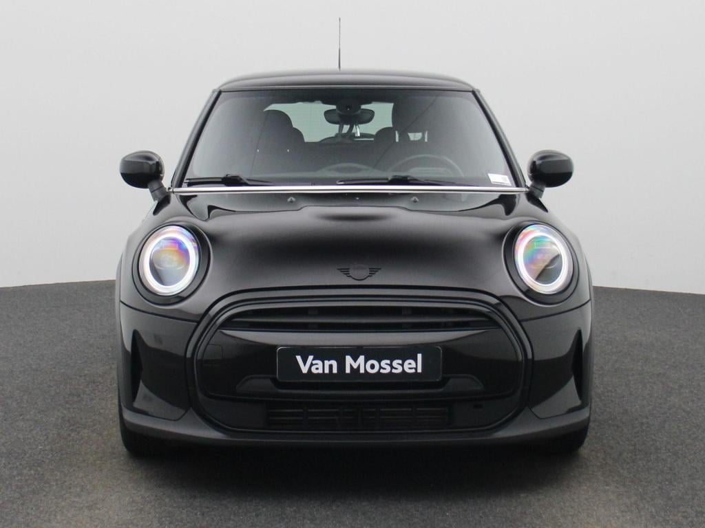 Mini Cooper mini 1.5 essential | navigatie | black pakket | parkeer sensore