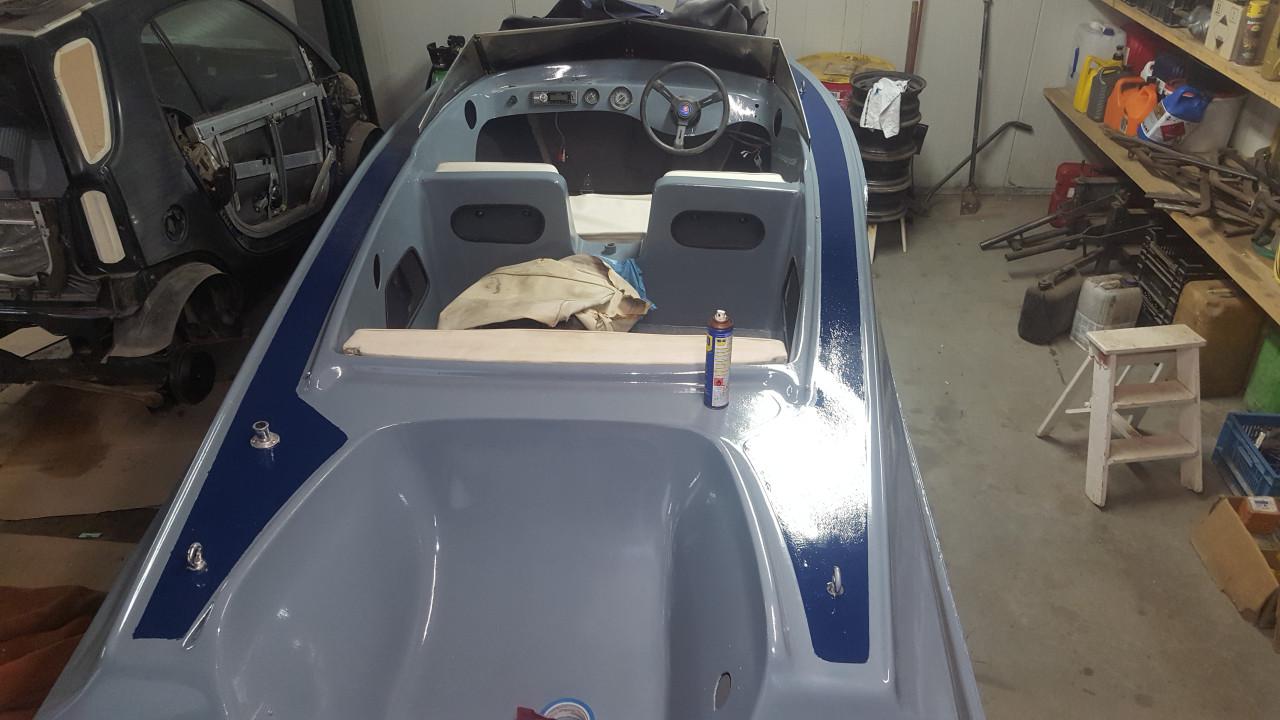 Bootje met trailer
