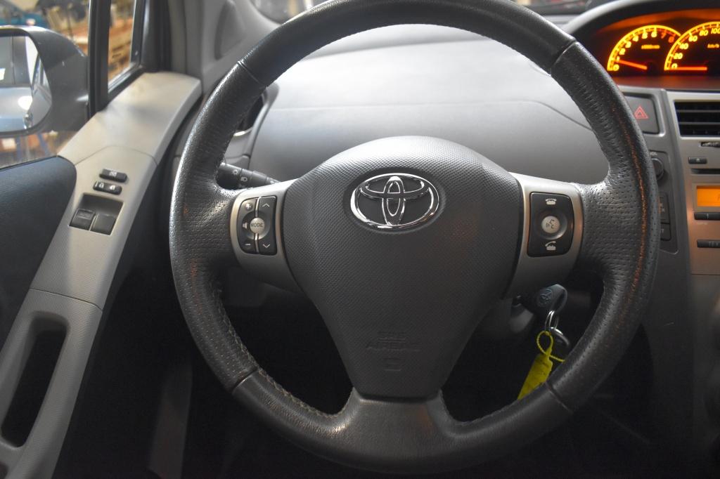 Toyota Yaris 1.3 vvti dynamic